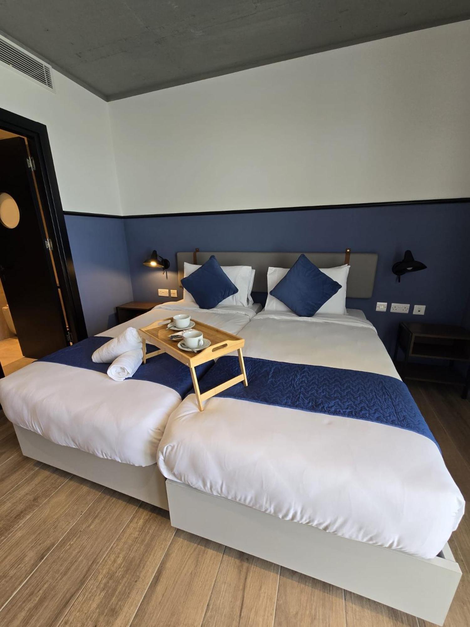 South32 Hotel Birżebbuġa Bagian luar foto