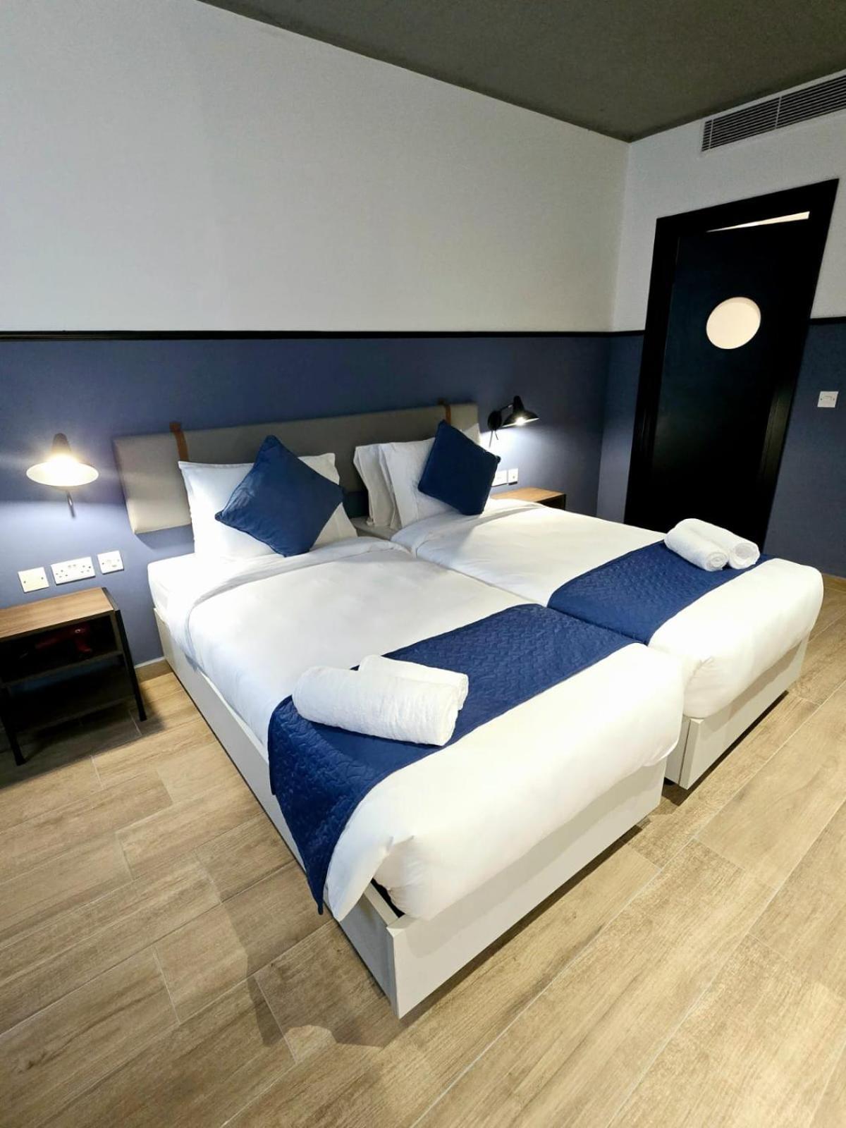 South32 Hotel Birżebbuġa Bagian luar foto