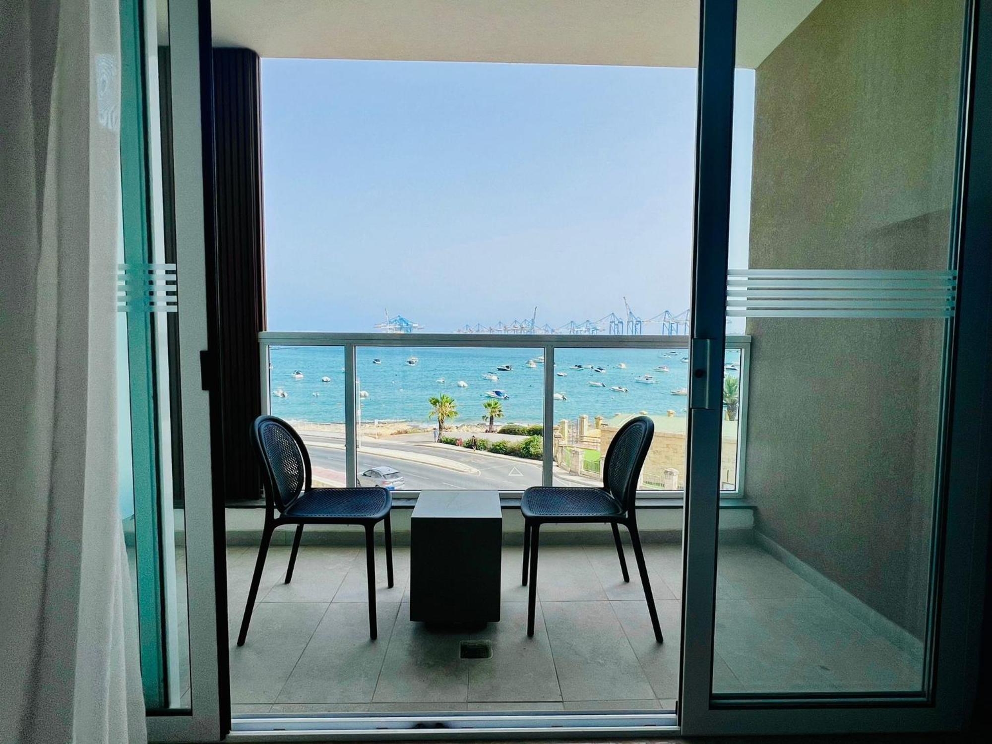 South32 Hotel Birżebbuġa Bagian luar foto
