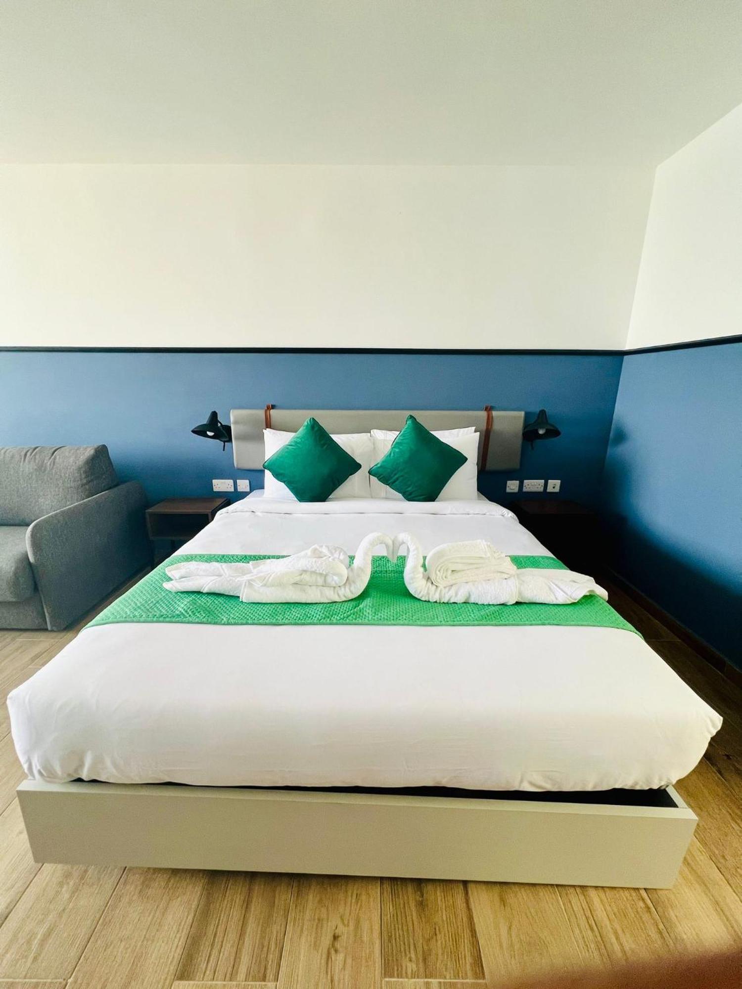 South32 Hotel Birżebbuġa Bagian luar foto