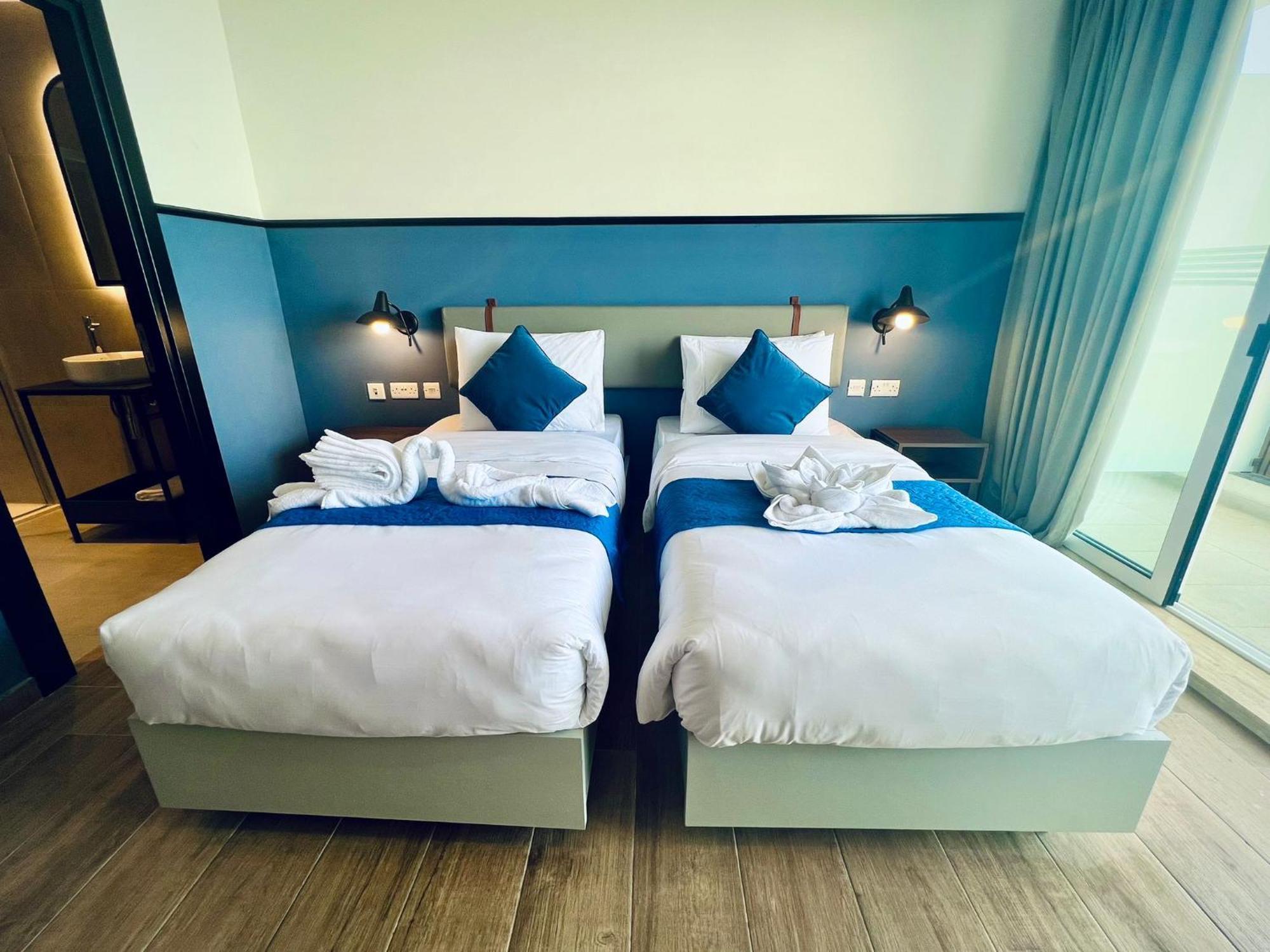 South32 Hotel Birżebbuġa Bagian luar foto