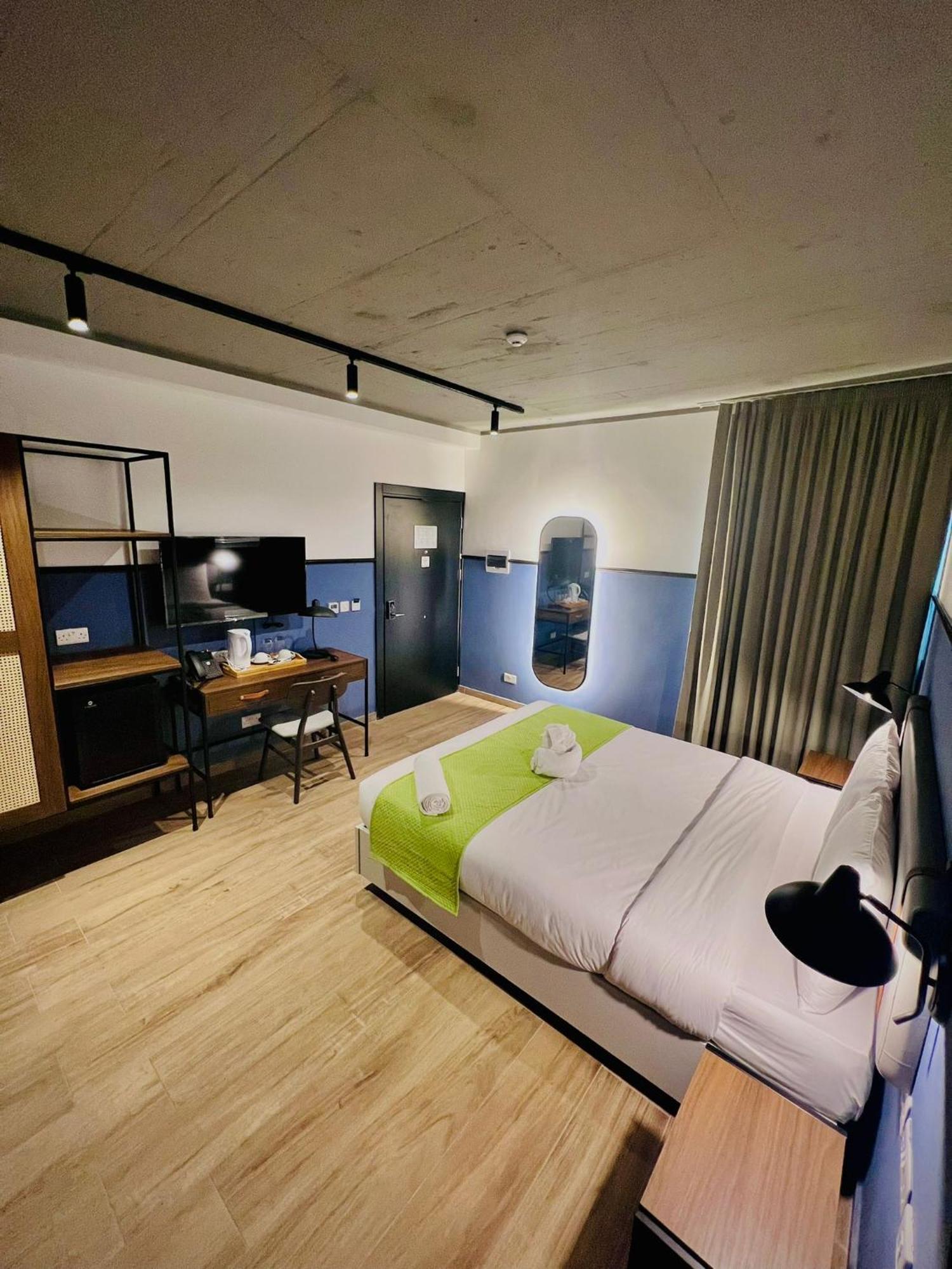 South32 Hotel Birżebbuġa Bagian luar foto