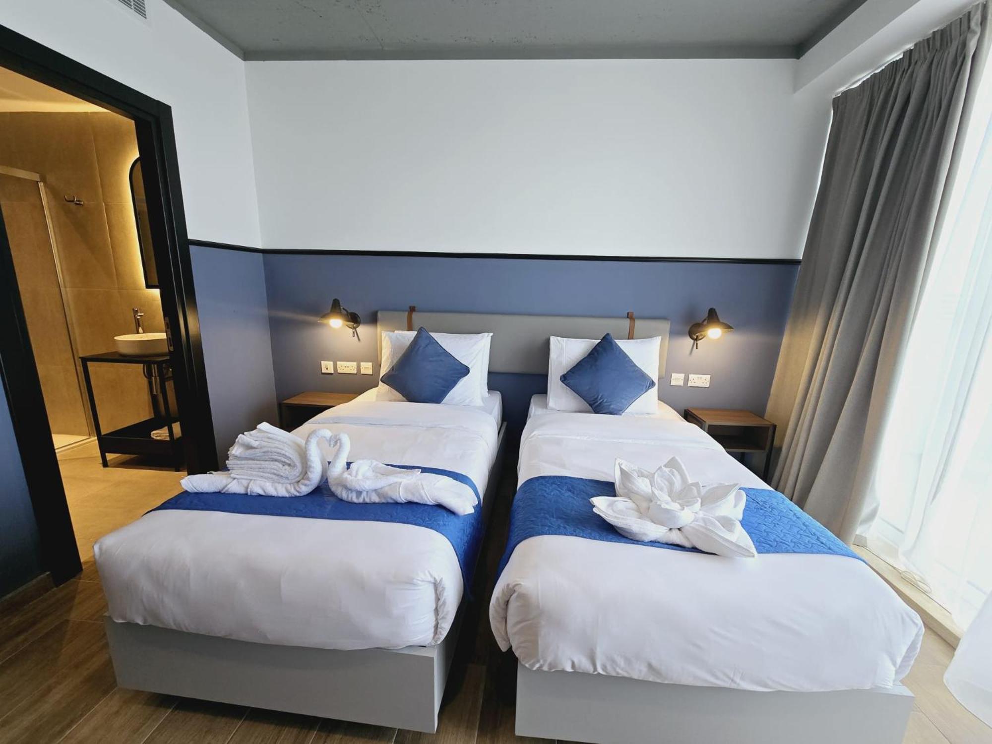 South32 Hotel Birżebbuġa Bagian luar foto