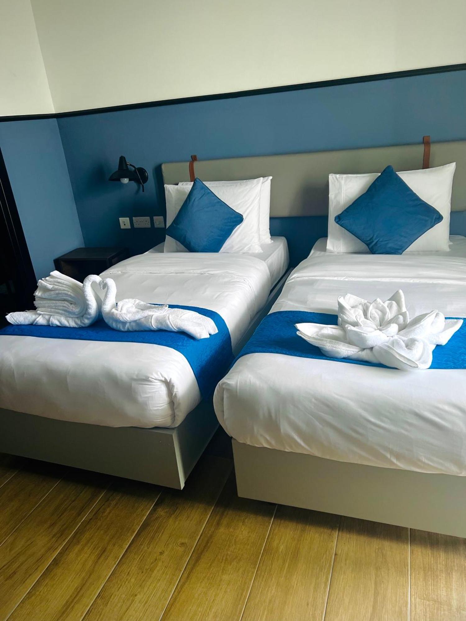 South32 Hotel Birżebbuġa Bagian luar foto