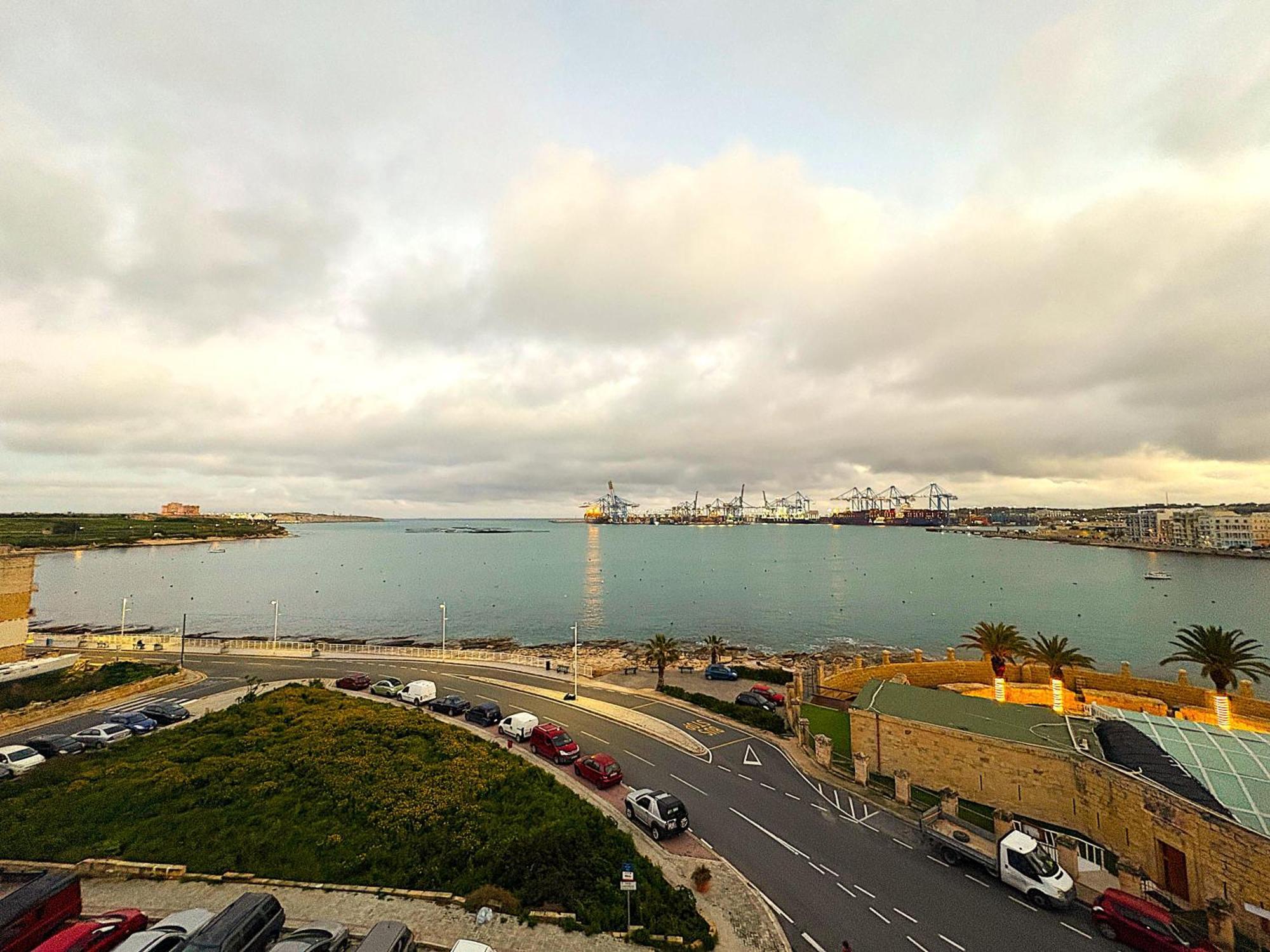 South32 Hotel Birżebbuġa Bagian luar foto